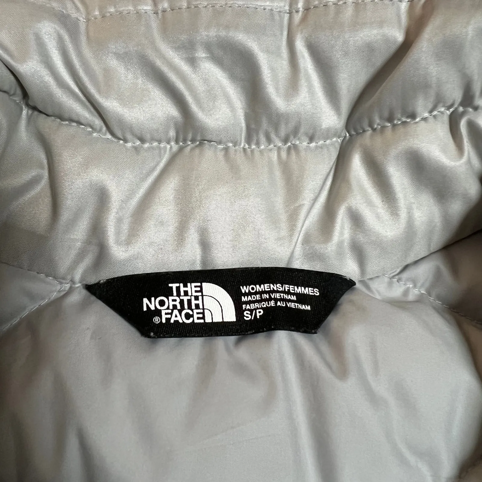 The North Face Women's 550 Fill Goose Down Nylon Quilted Puffer Vest Size Small - Image 4