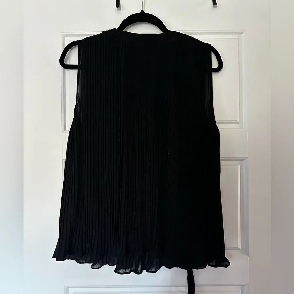 Endless Rose Black  Sleveless Pleated Tie Top Size M - Image 4