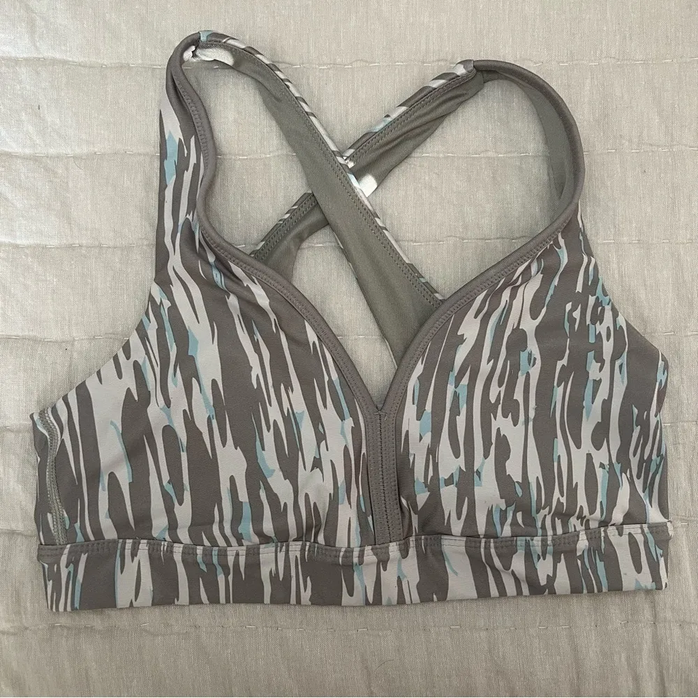Joy Lab Green & Blue Zebra Print Racerback V Neck Sports Bra Size Small - Image 2