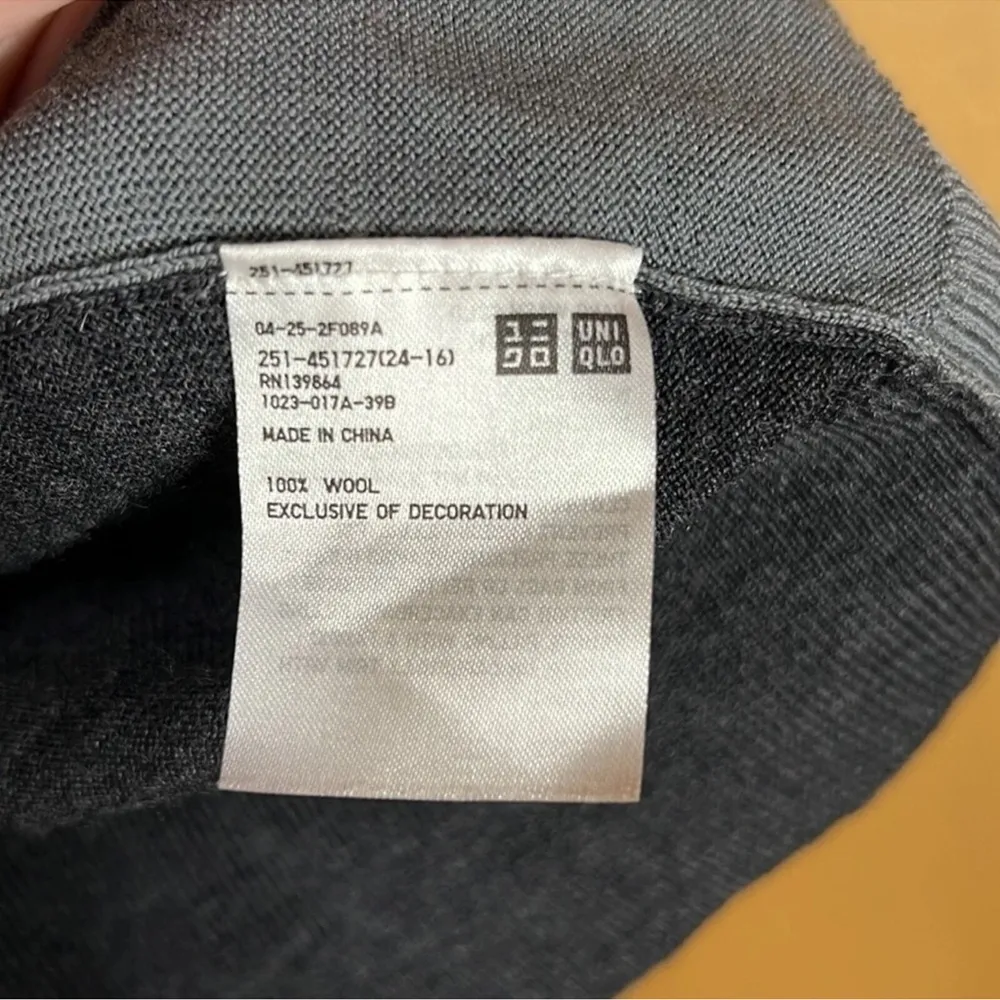 JW Anderson x UNIQLO Extra Fine Merino Wool Gray Turtleneck Sweater Size XS - Image 8