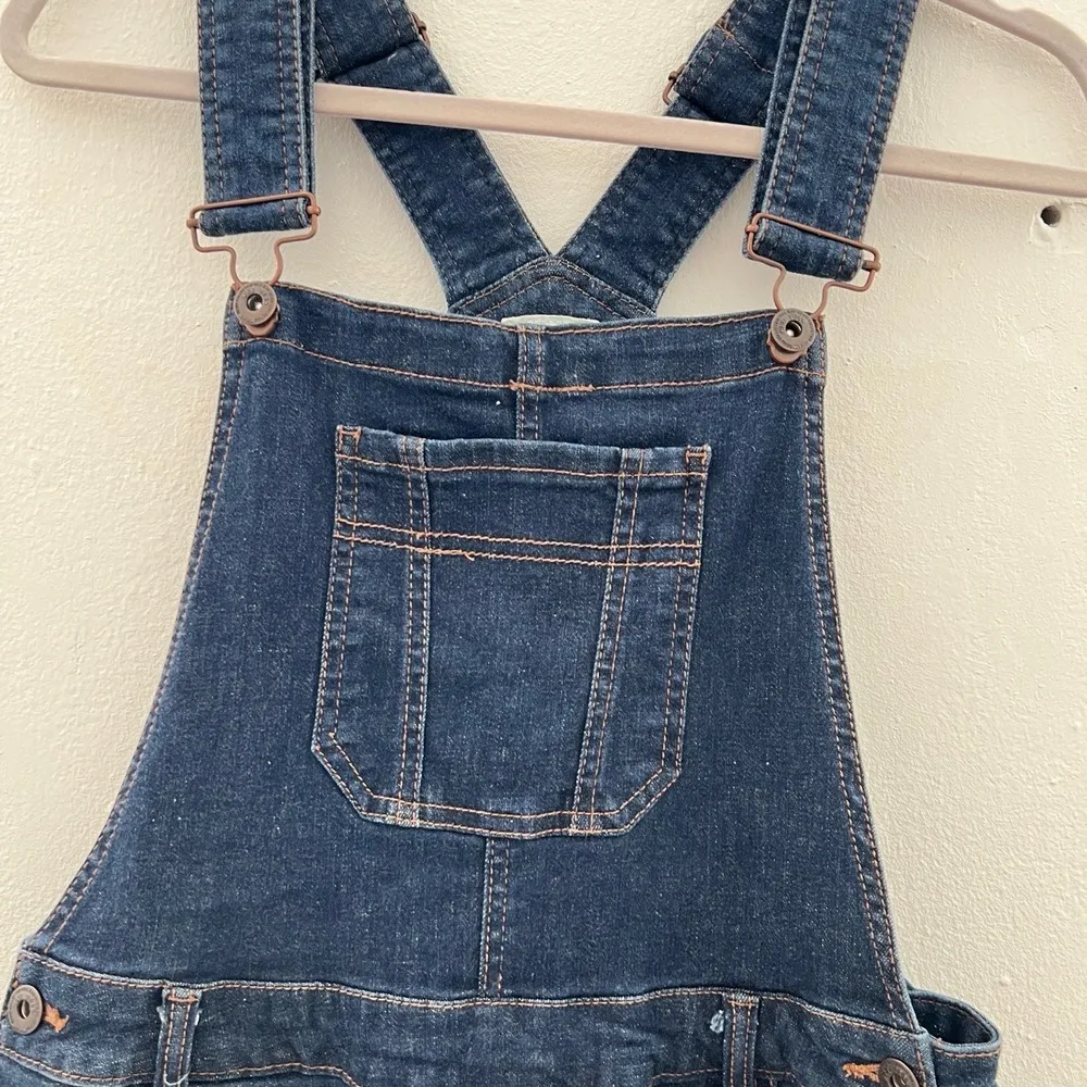 Wax Jean Denim jumper Dress MEDIUM Dark Blue Distressed Front Pocket - Image 3