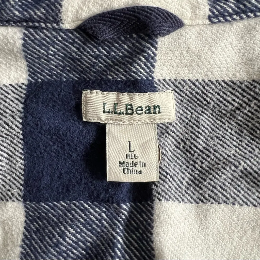 Women’s L.L.Bean Navy and White Plaid Cozy Flannel Blue Checkered Shirt Large - Image 4
