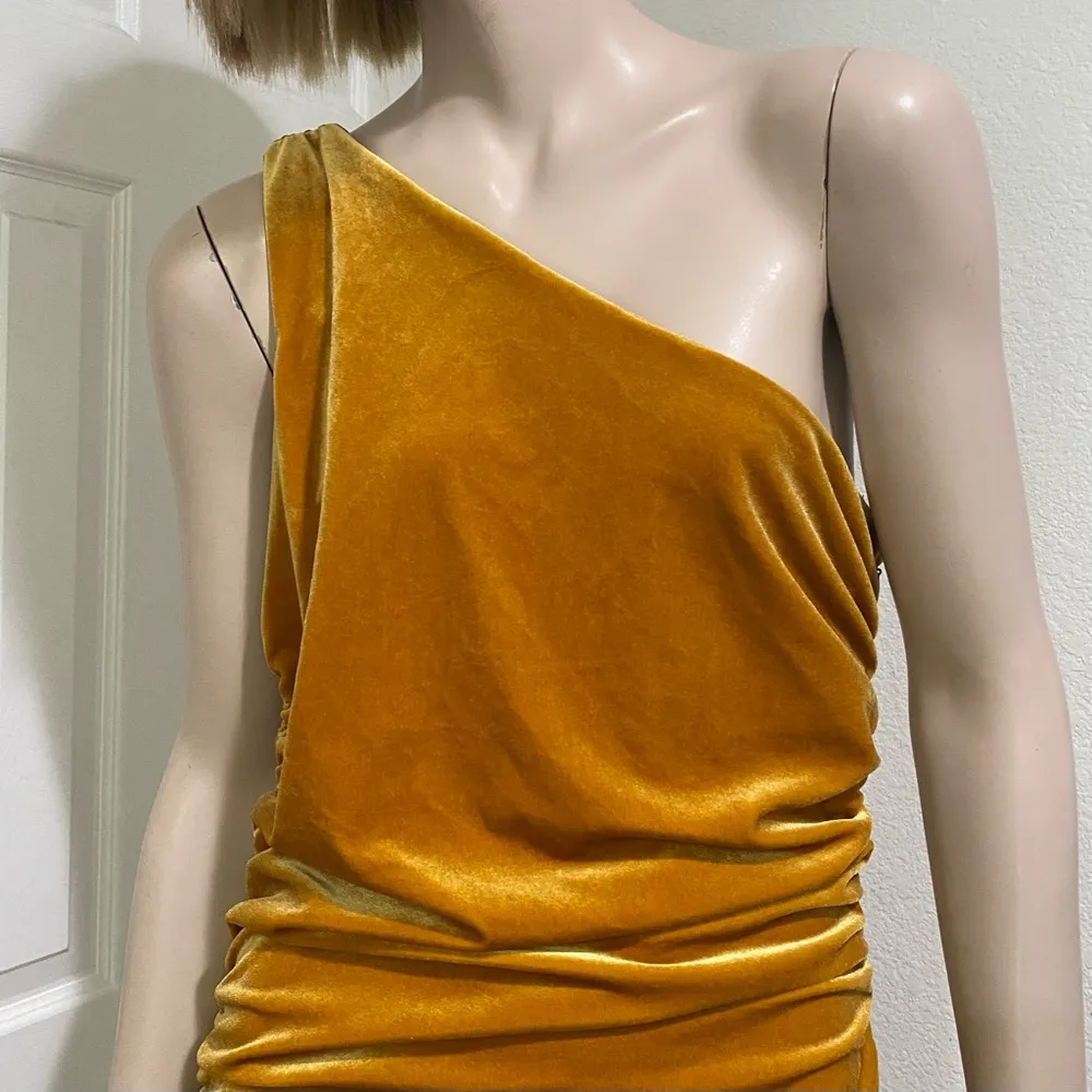HOUSE OF HARLOW Luxe Velvet Ruched Sides One Shoulder Dress Mineral Gold Size L - Image 5