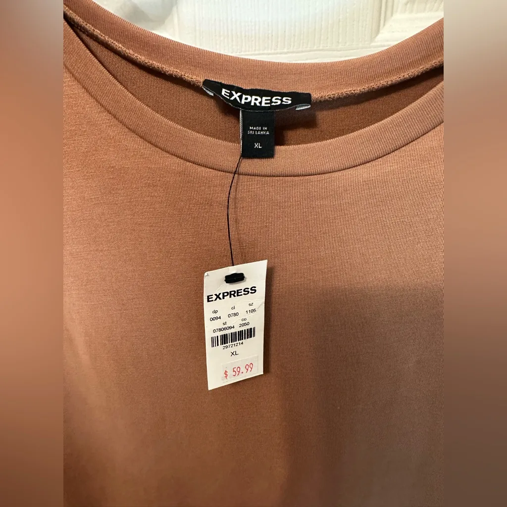 Express Ruched Short Sleeve Top - Image 2