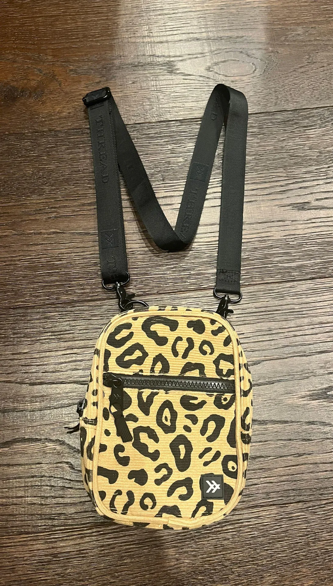 Thread Wallets Thread crossbody cheetah print bag - Image 6