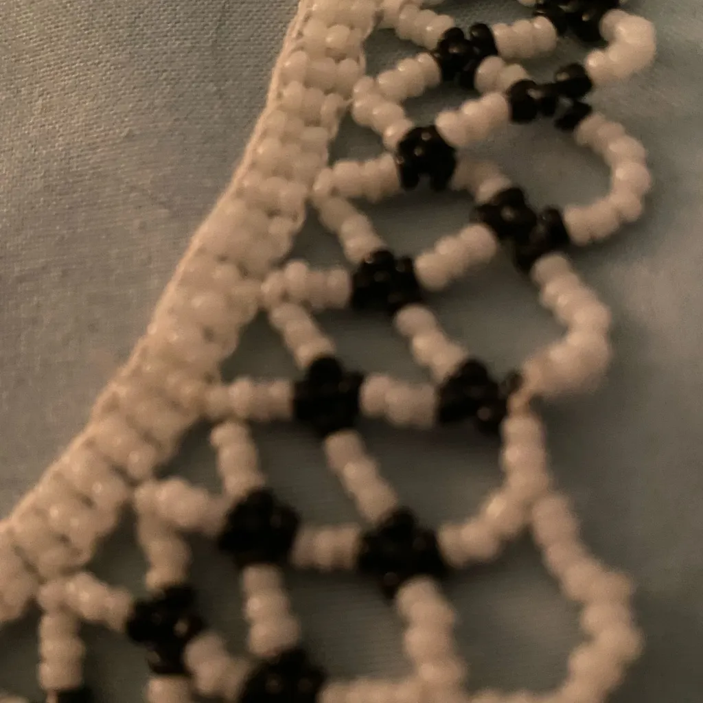 22” Collar Bib Necklace Black & White Tiny Beads V Shape X Pattern Boho - Image 3