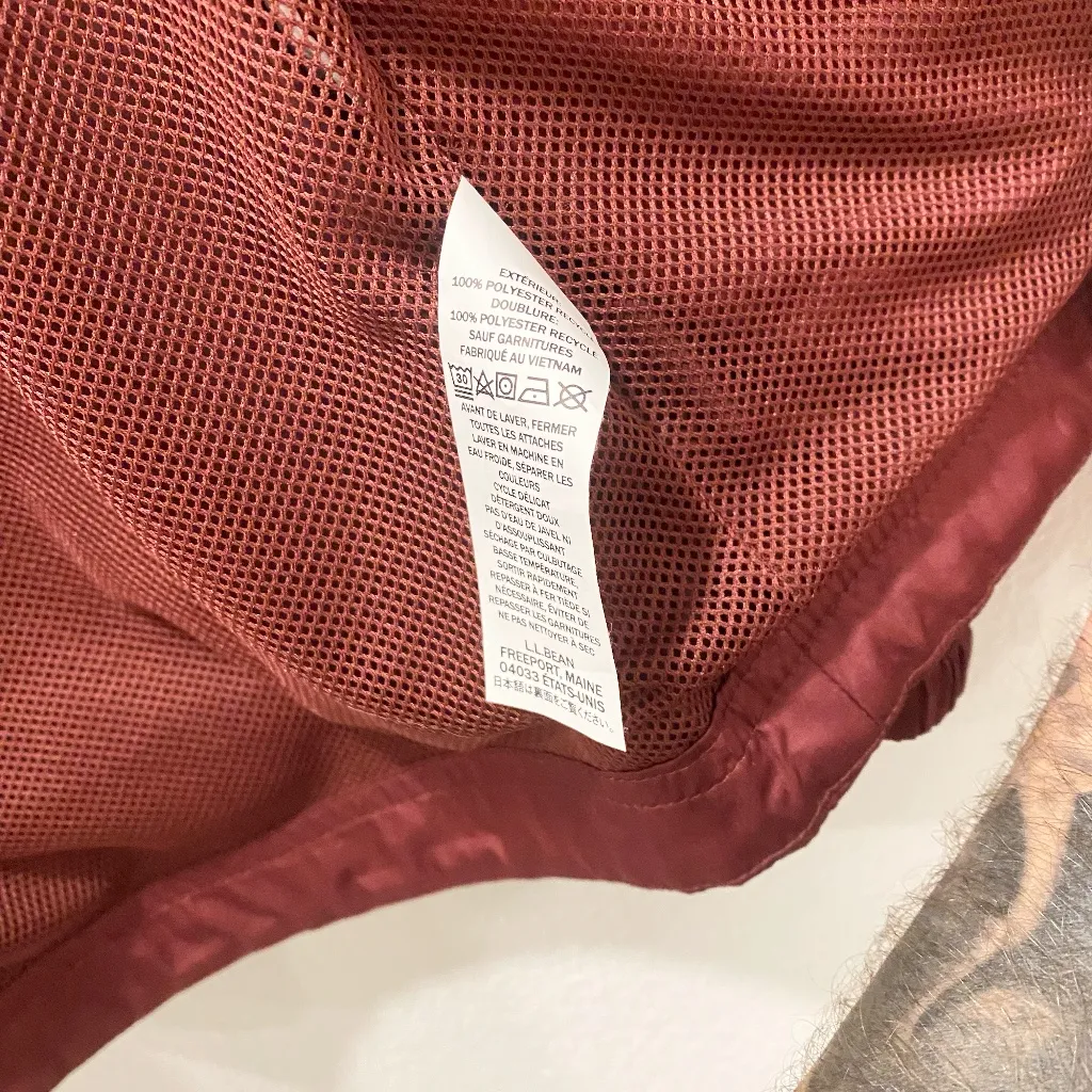 LL Bean Women's Light Weight Rain Jacket Wind Breaker - Image 8