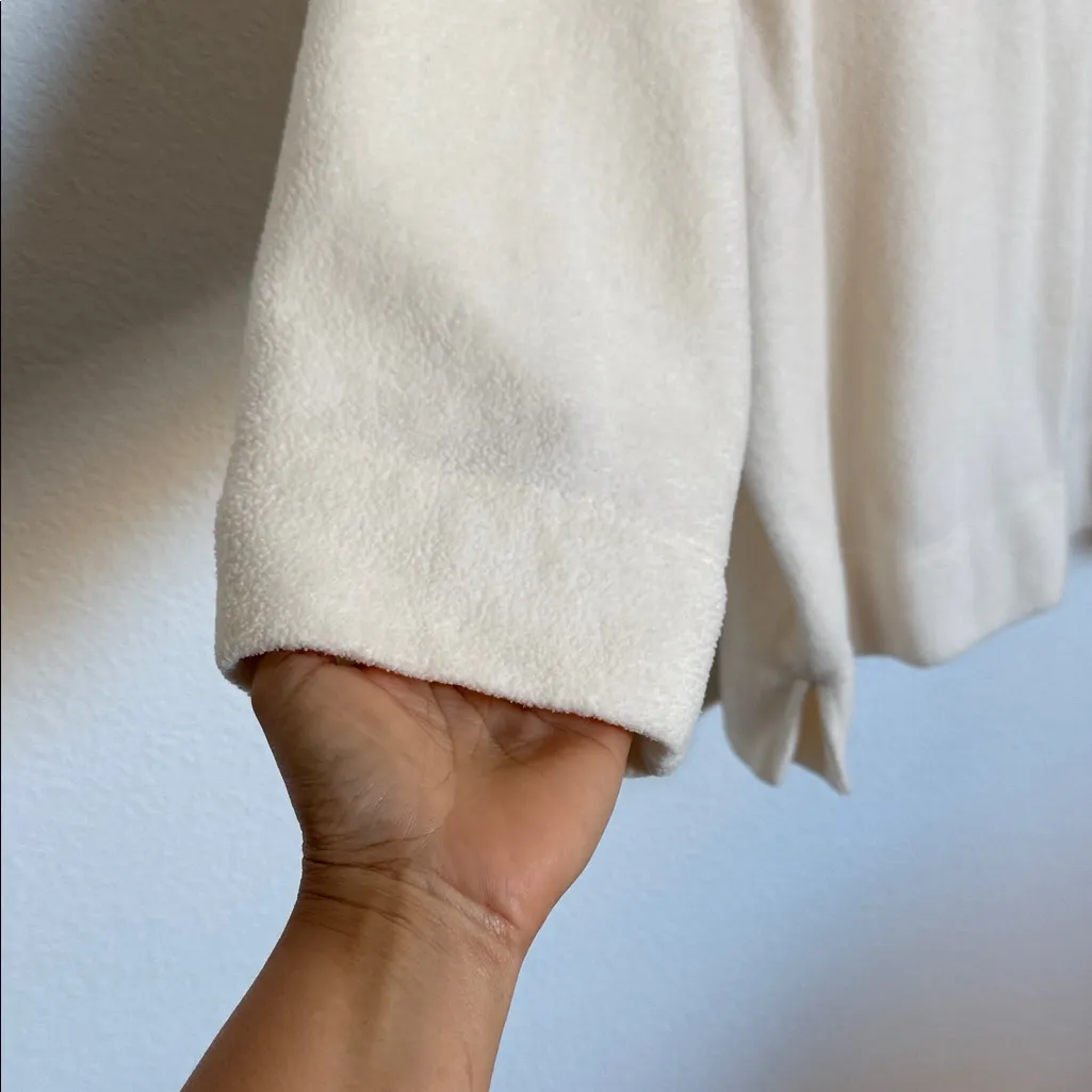 White Stag Cream Sweater with Winter Scene - Image 4