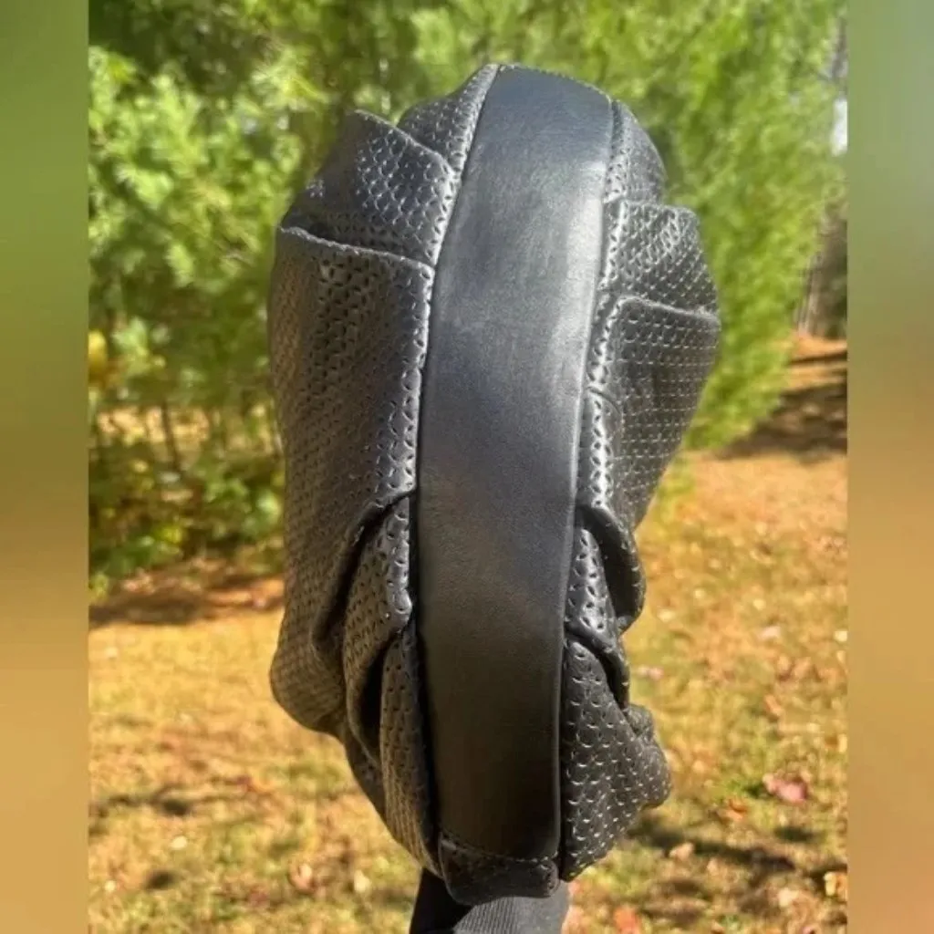 Furla Salome Cinched Hobo Bag Black Made in Romania 103746 EUC - Image 5