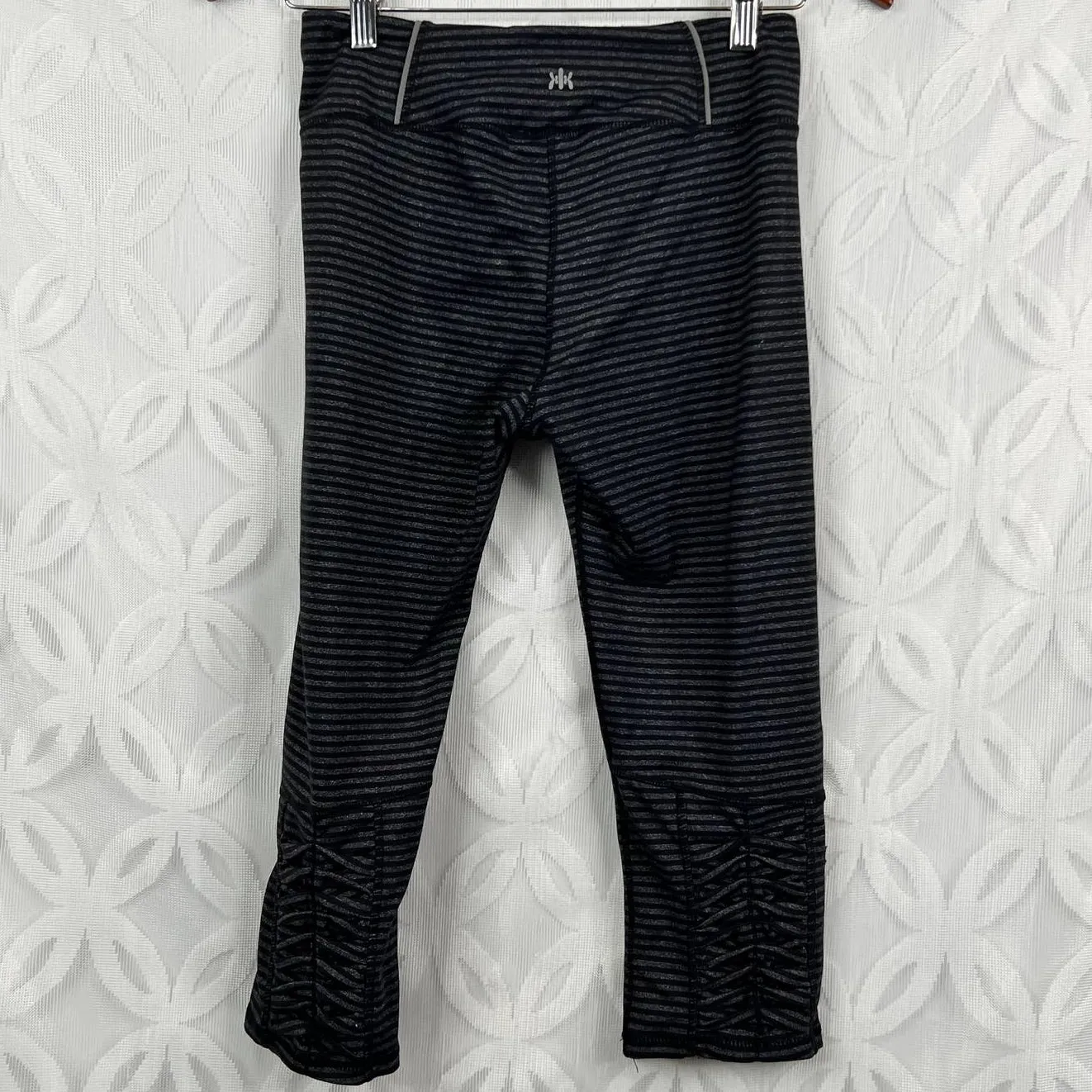 Kyodan‎ Striped Cropped Leggings Size S - Image 4