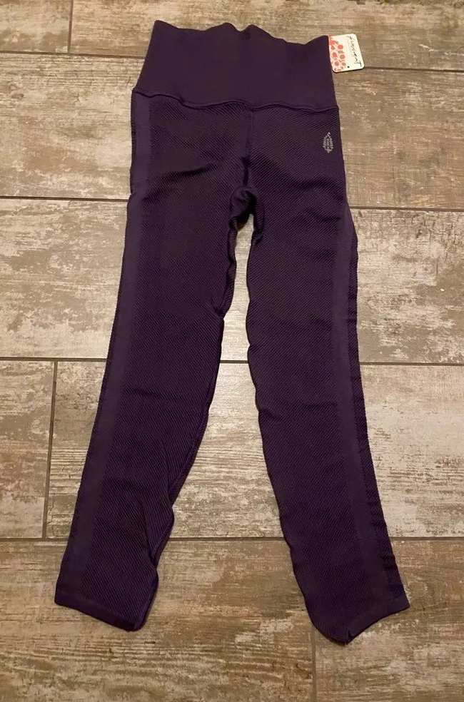 Free People Movement Free Throw Leggings in Blue Violet Size XS NWT - Image 1