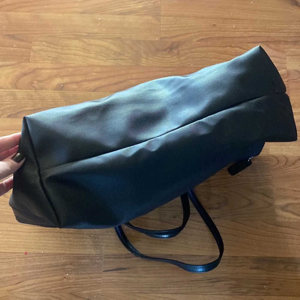 Lacoste purse/tote - Image 8