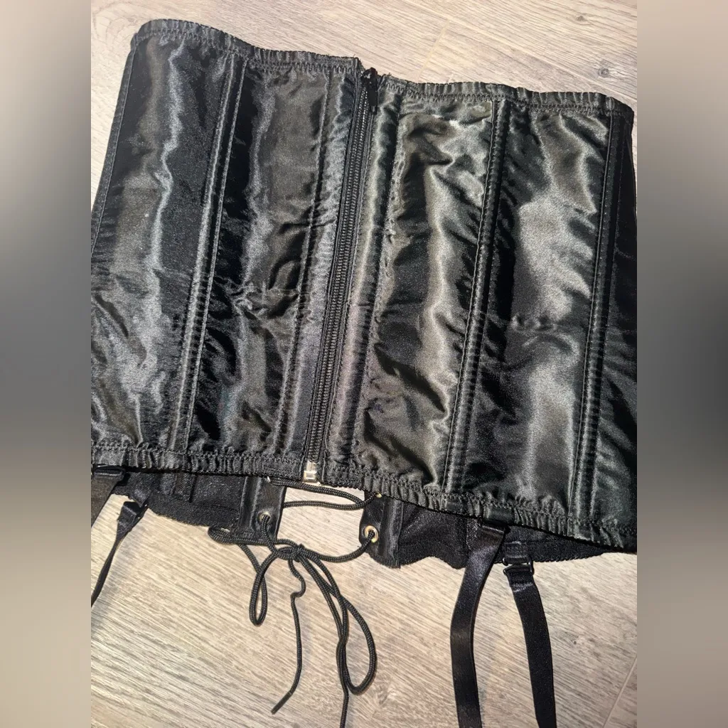 Frederick’s of Hollywood Small Black Satin Zipper Corset Lace Top - Image 3