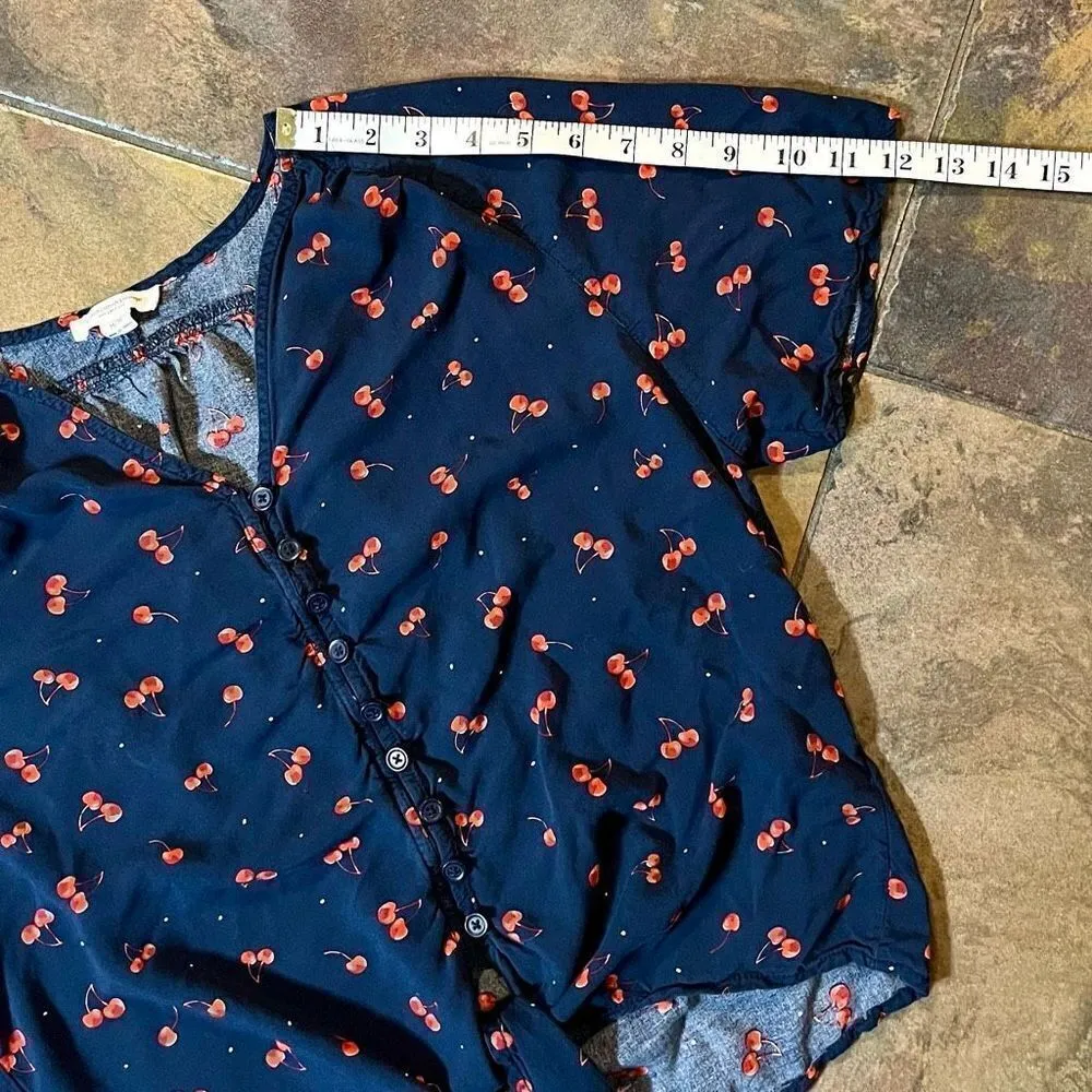 Beach Lunch Lounge Button Up V-neck Tie Front Cherry Blouse Medium - Image 5