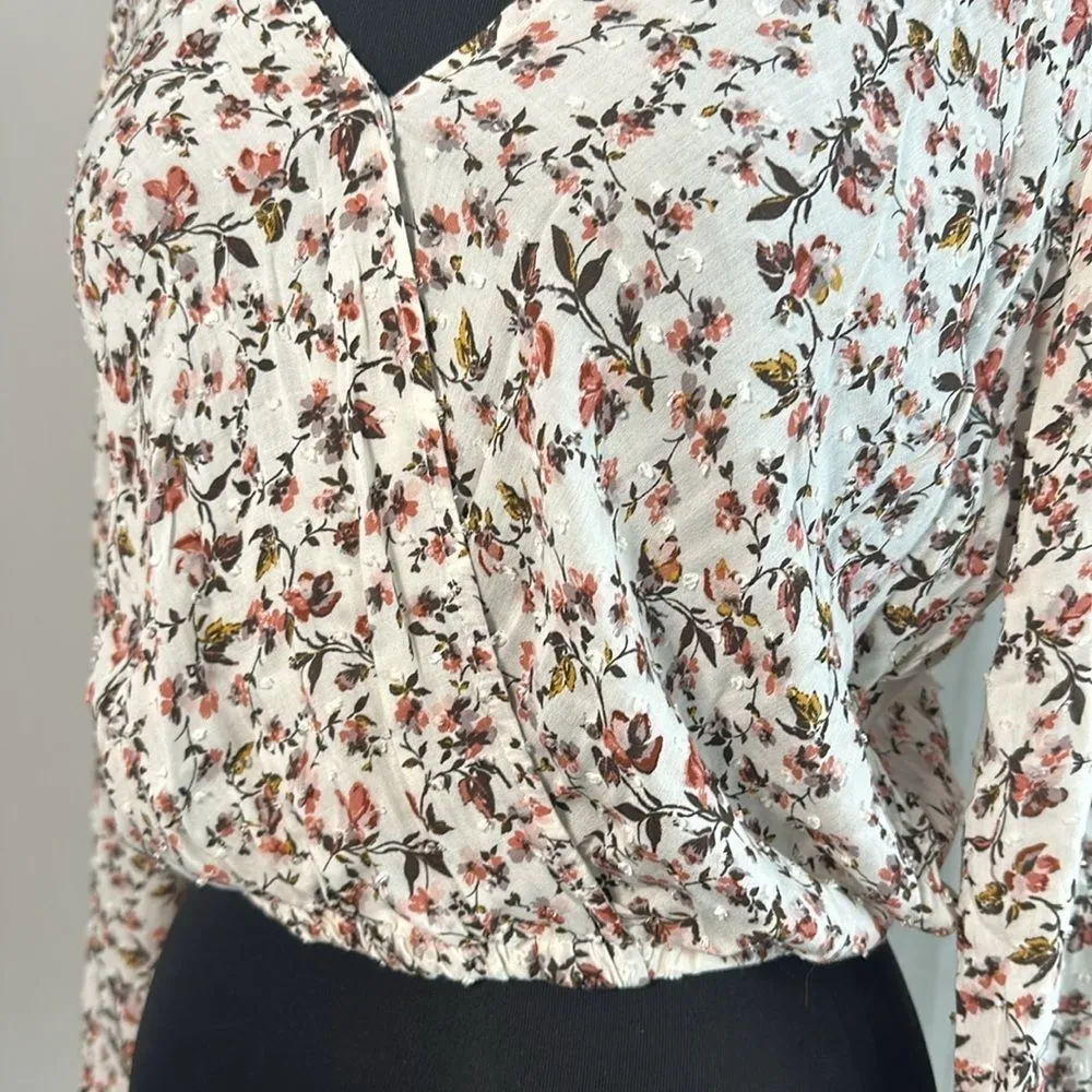 Sadie & Sage Floral Flare Crop Long Bell Sleeve Blouse Tan Size XS - Image 4