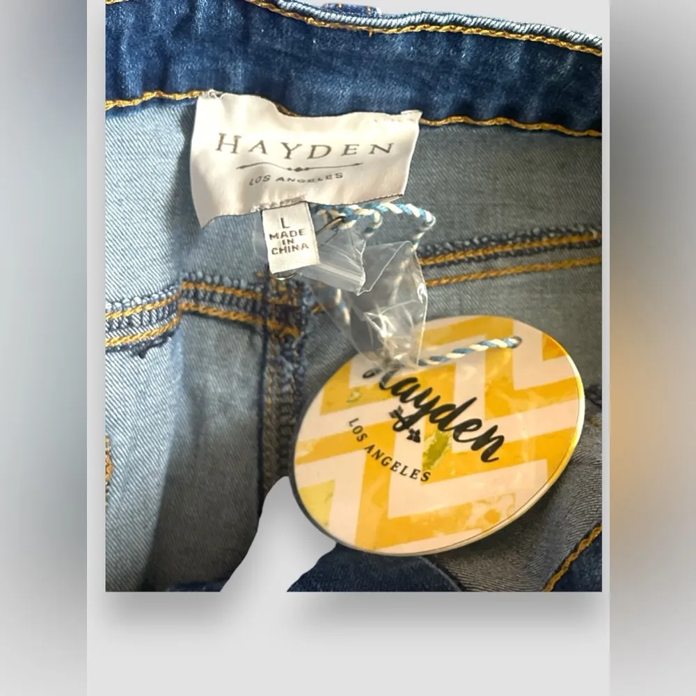 Hayden Los Angeles H6392 Women's Medium Light Wash Step Hem Denim Shorts, Size L - Image 6