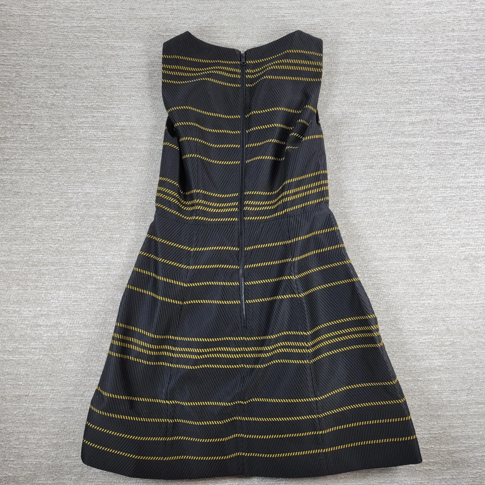 Alice+Olivia Lindsey Cocktail Dress Size 12 Sleeveless Black Velvet Gold Yellow - Image 9