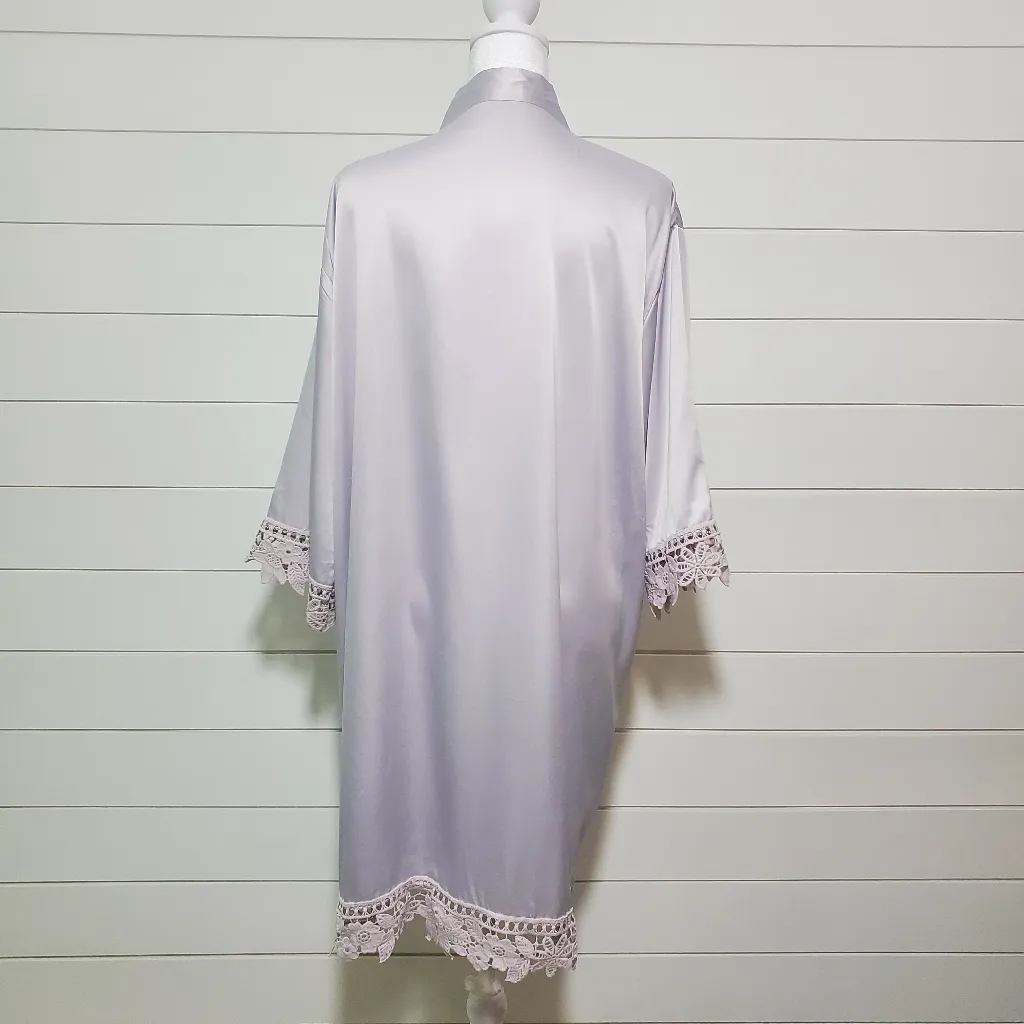 Kennedy Blue Satin and Lace Robes‎ Bundle of 2. White and Light Green. One size. - Image 9