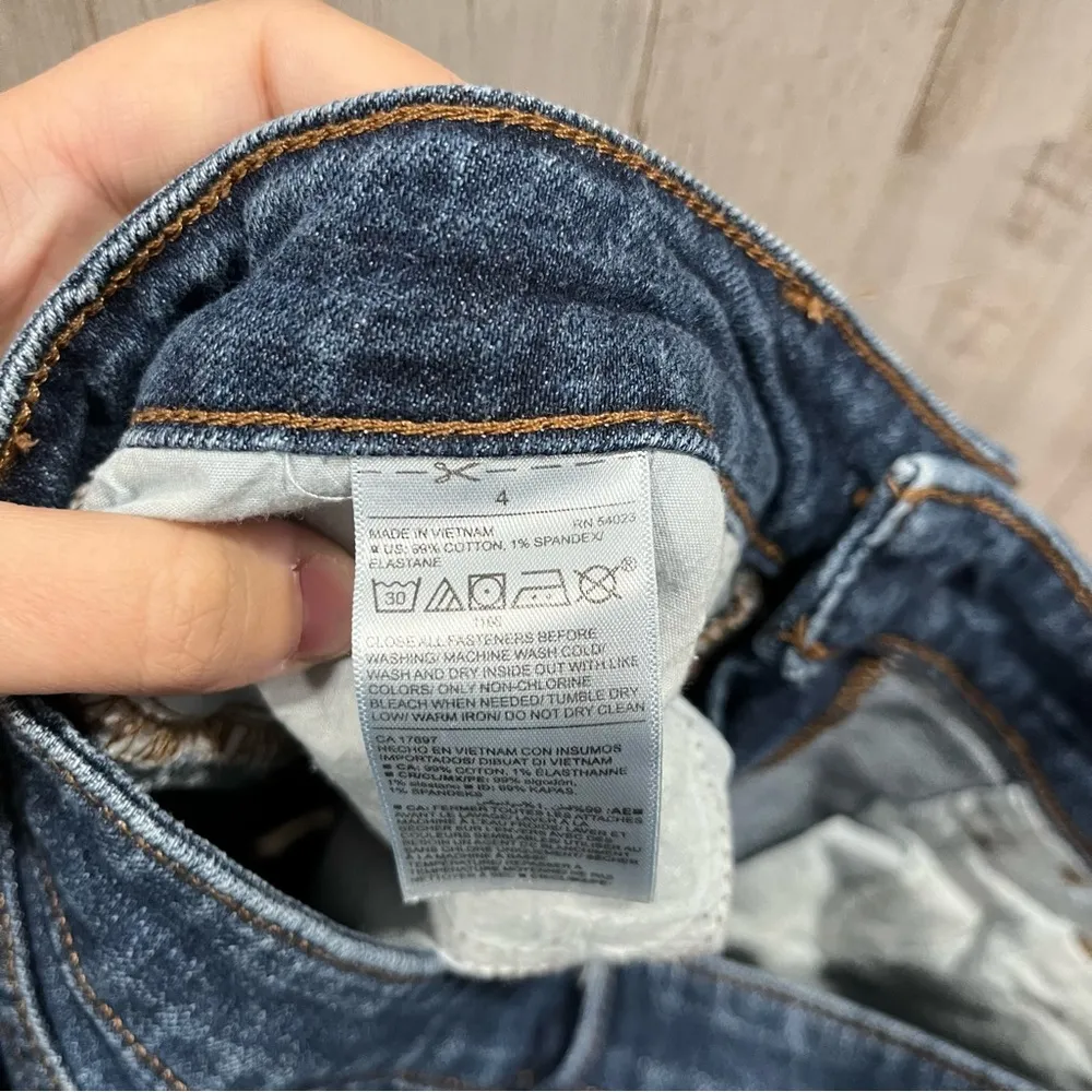 Old Navy Slim Midi Cuffed Distressed Shorts Beach Tree - Image 4