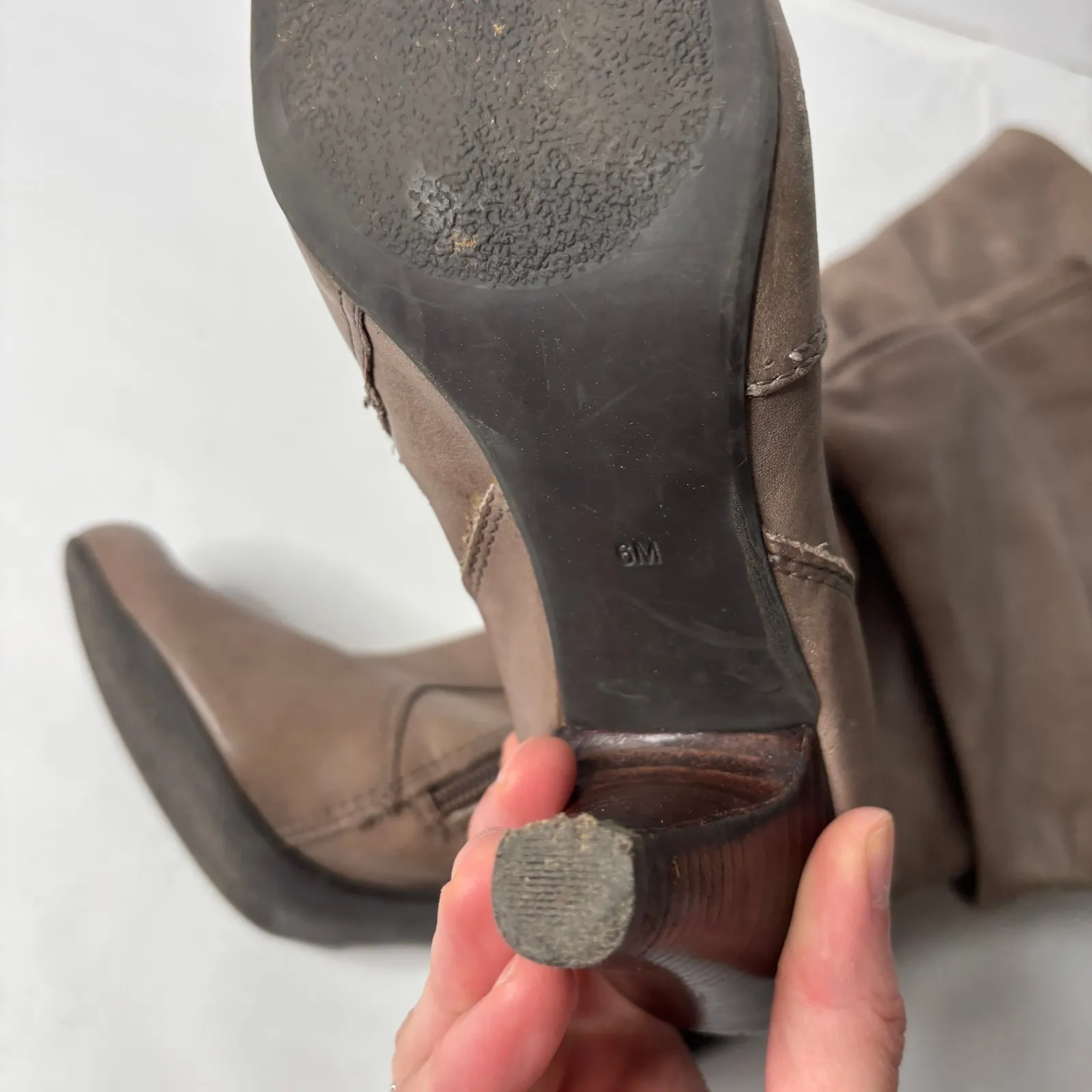 Y2K Guess Faux Leather Slouchy Heeled Boots Taupe Brown 6 Mid Calf‎ - Image 5