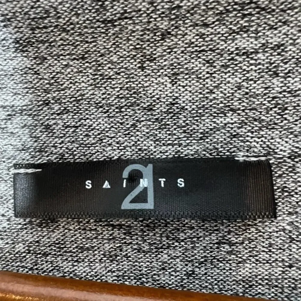 Saints 21 gray ruffle trim mock neck stretchy light long sleeve sweater large - Image 4