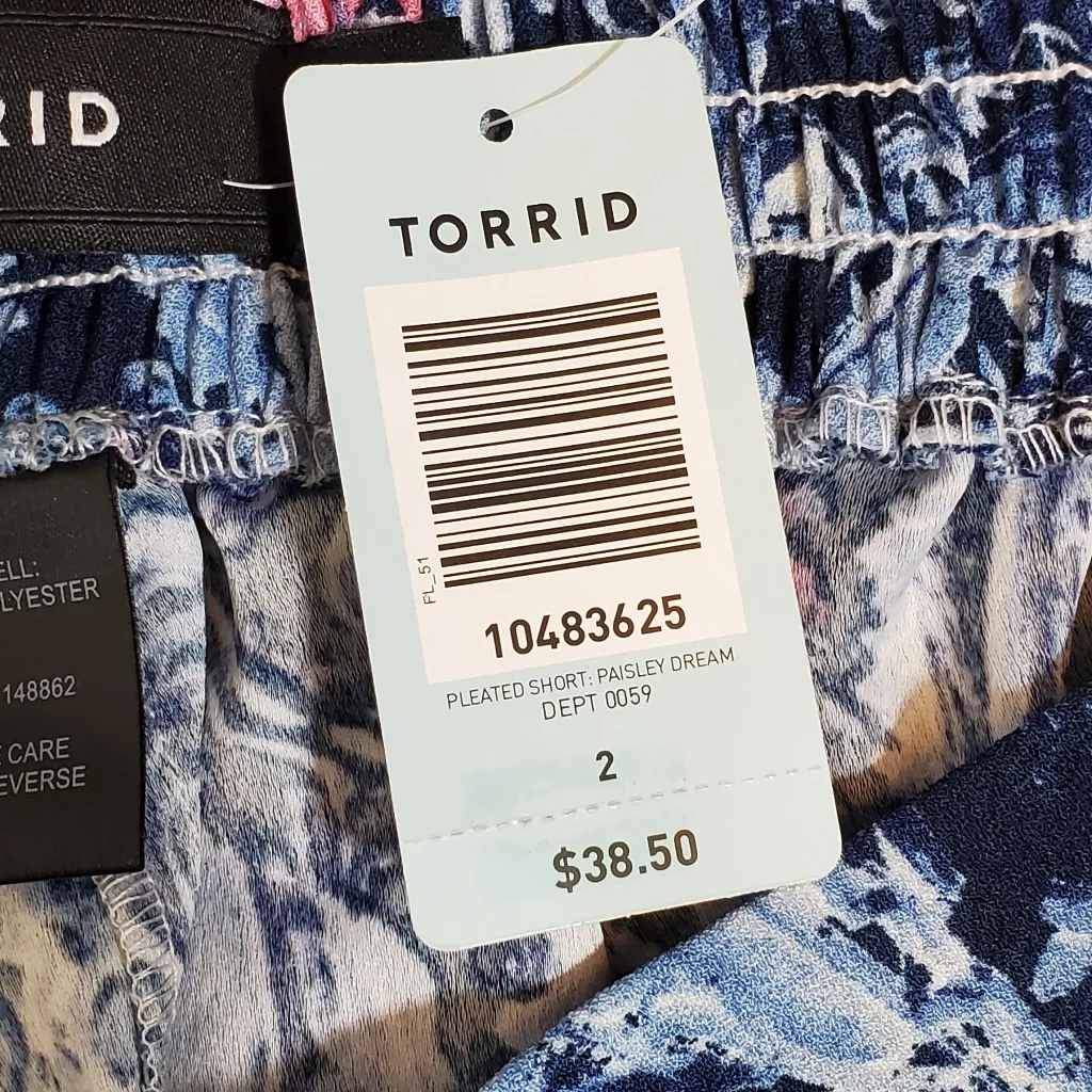 Torrid Flowy Paisley‎ Print Shorts. Size: 2 - Image 9