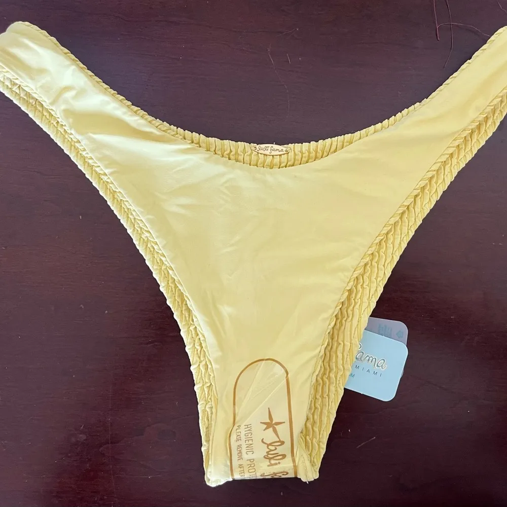 Luli Fama Pura Curiosidad bottoms. Size M. New with tags. - Image 6