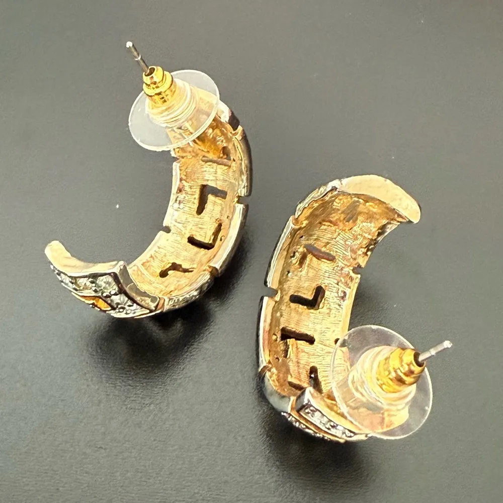 Unsigned Gold - Image 7