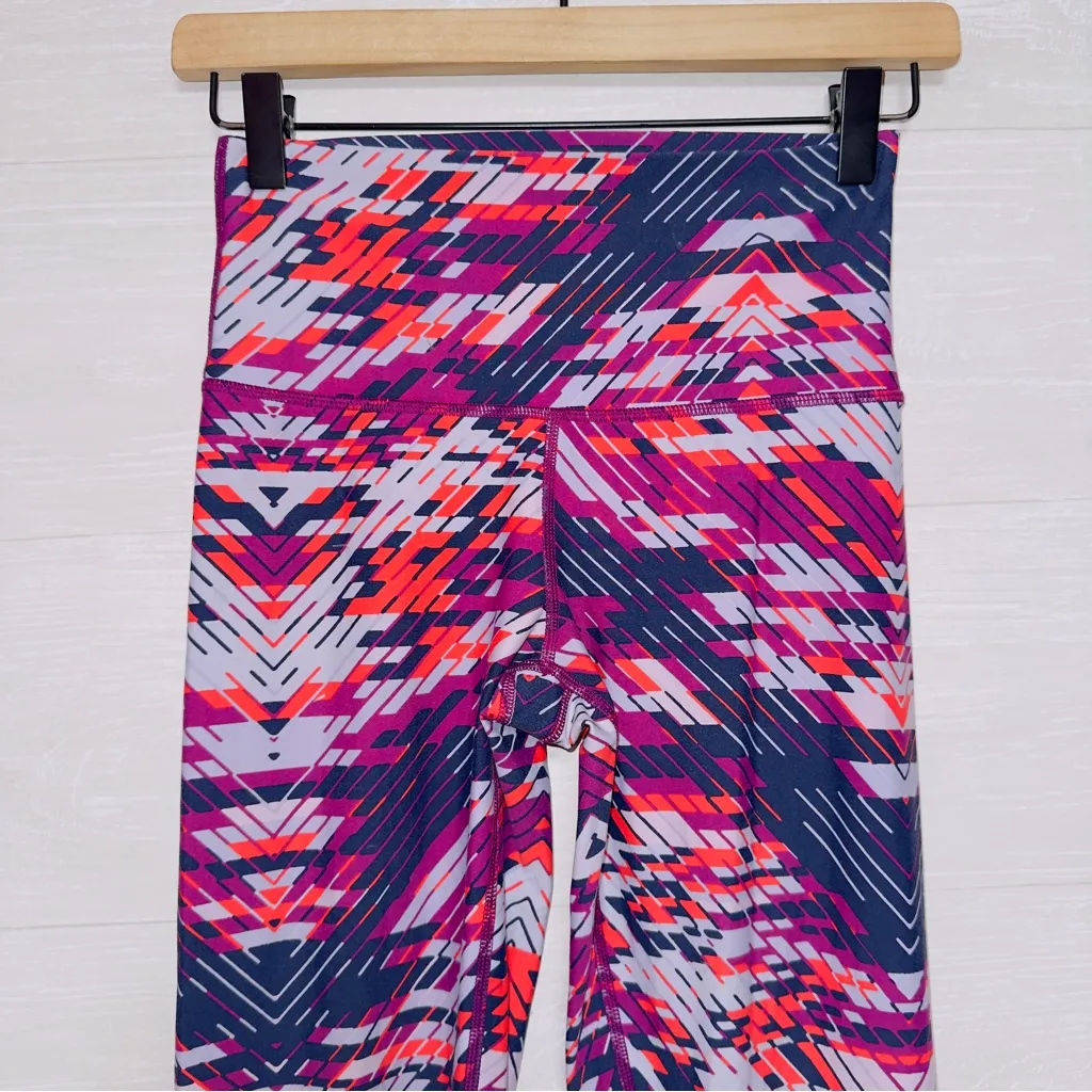 Aerie Chill Play Move Women's Size Small Purple Red Geometric High Rise Leggings - Image 5