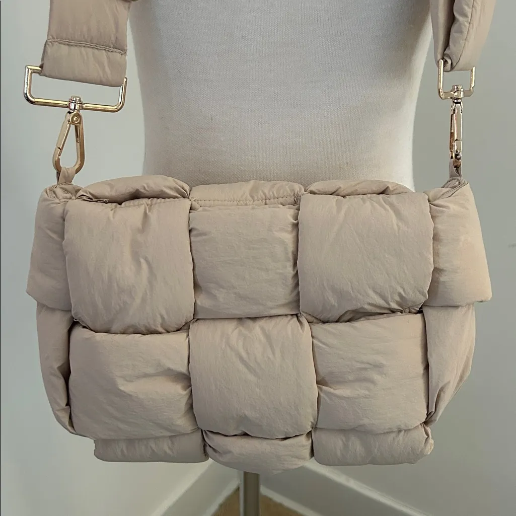 Tan Quilted puffer Crossbody Bag - Image 4