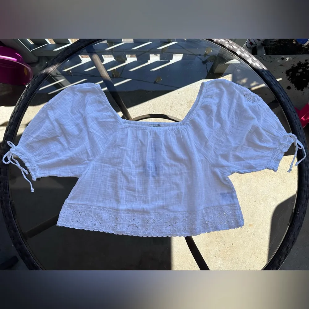 American Eagle Wide Neck Puff Sleeve Woven Eyelet Blouse White Size Medium NWT - Image 9