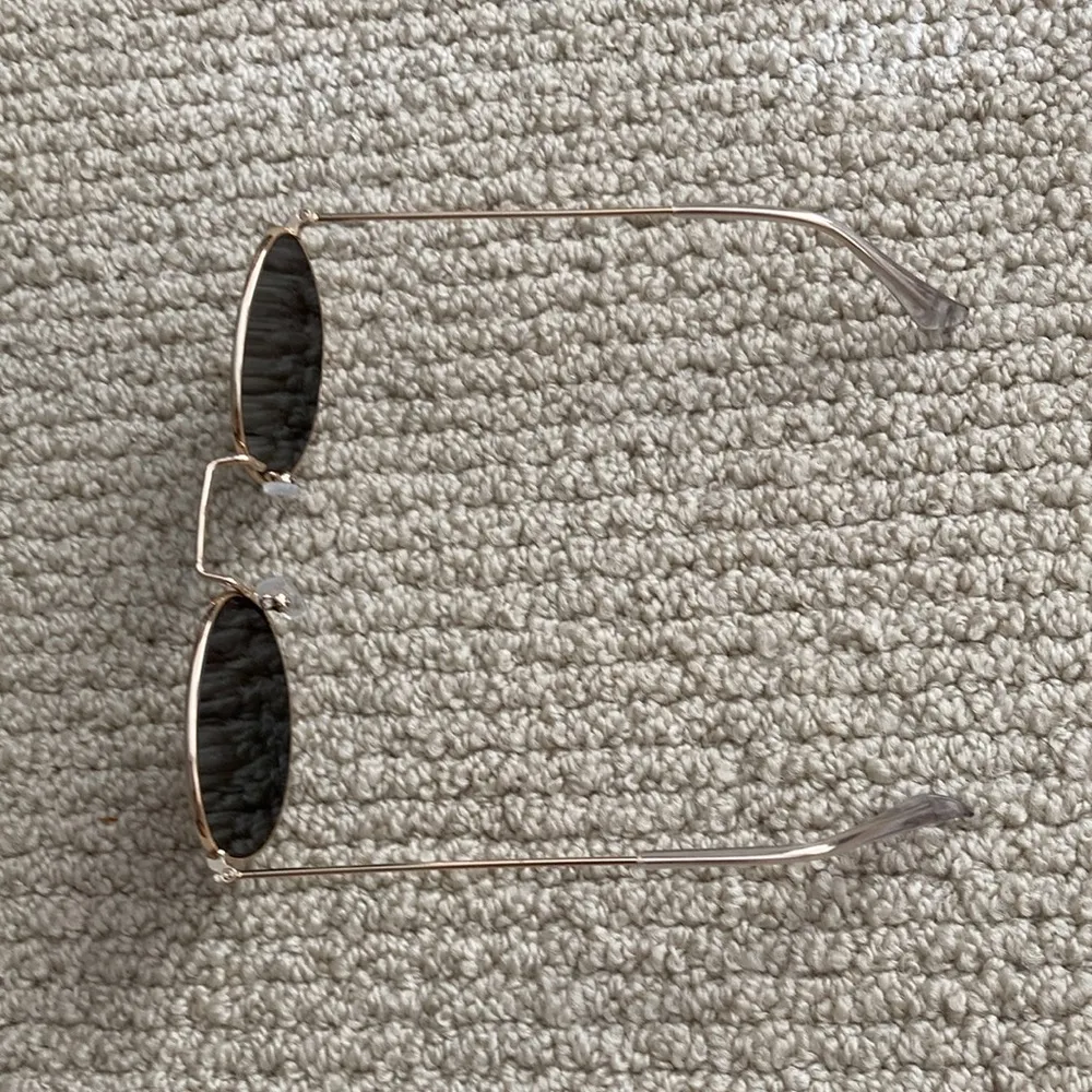 American Eagle Sunglasses Circular Lens Reflective Color Changing Like New - Image 5