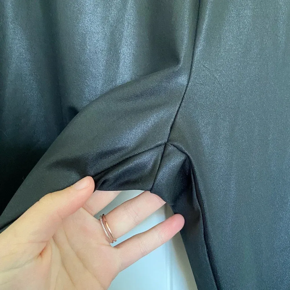 Wild Fable‎ women’s shine finish leggings — medium - Image 2