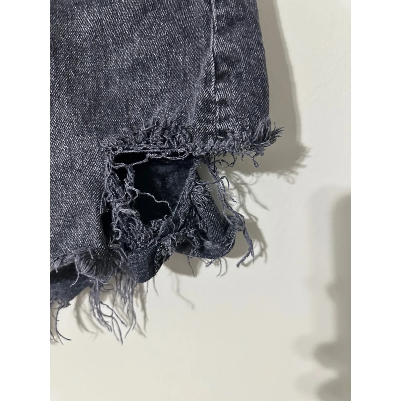 Abercrombie Fitch The Dad Short High Rise Distressed Denim Cutoff Shorts Size 16 - Image 2