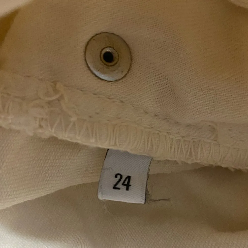 Cream Cropped Straight Leg Jeans - Image 10