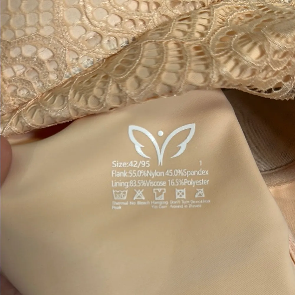 Tan Peach Lace Full Coverage Pull On Bra Size 42/95 - Image 2