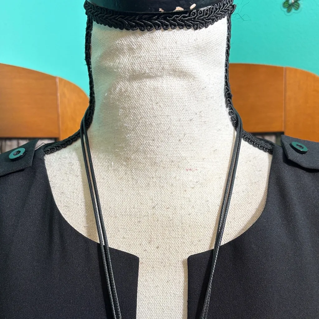 Monteau Black Sleeveless Blouse - Image 3