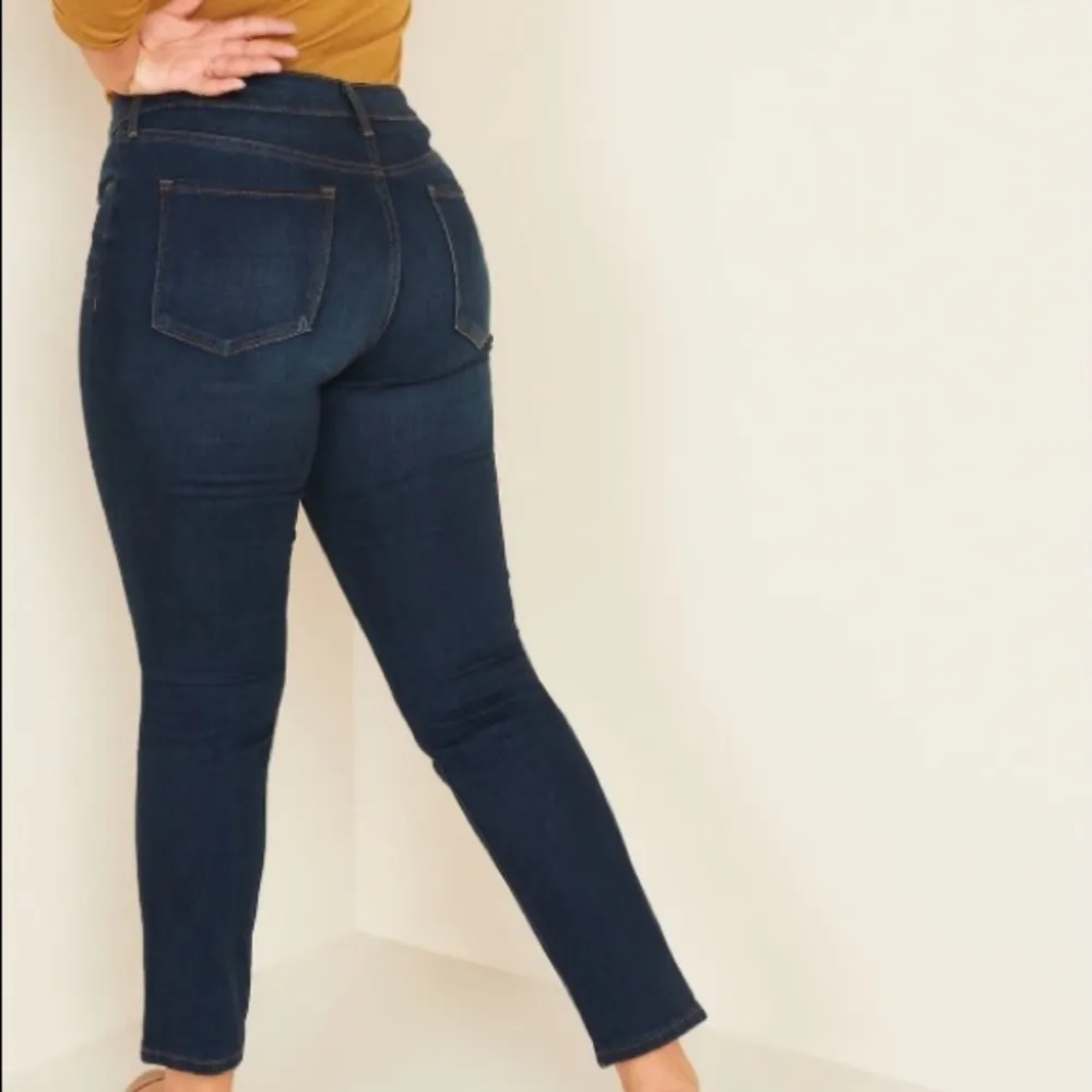 Old Navy Curvy Jeans - Image 2