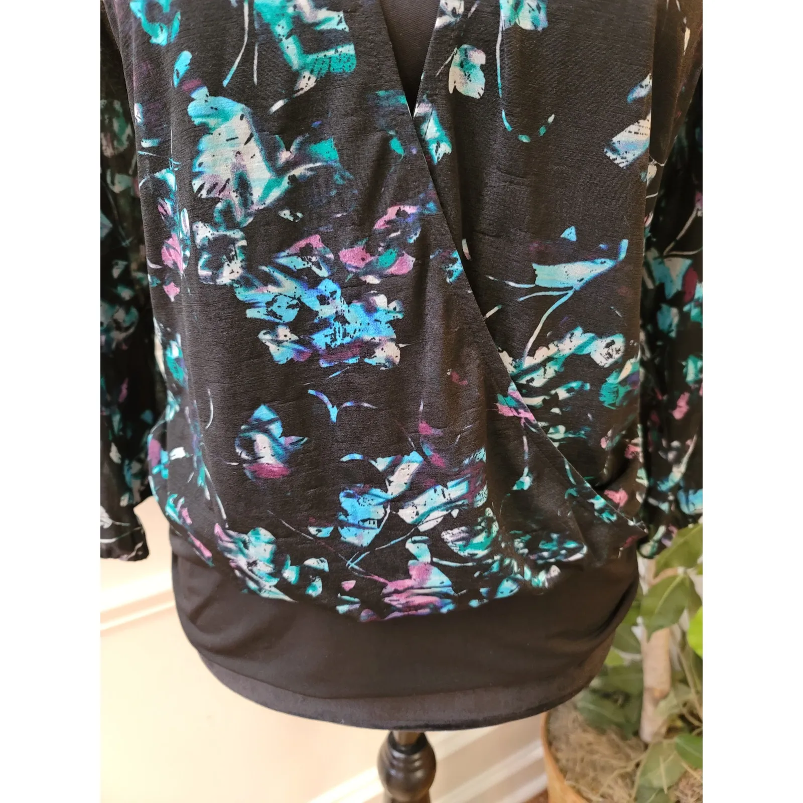 Jennifer Lopez Blouse Women's Medium Black Multicolor Floral Print Long Sleeve - Image 4