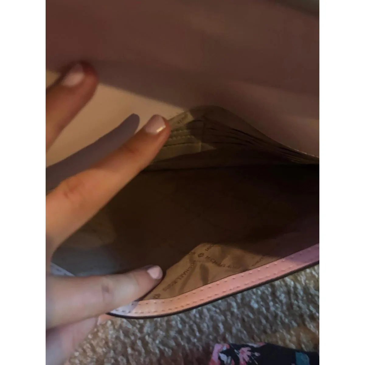 Michael kors large envelope purse missing strap imperfect - Image 9