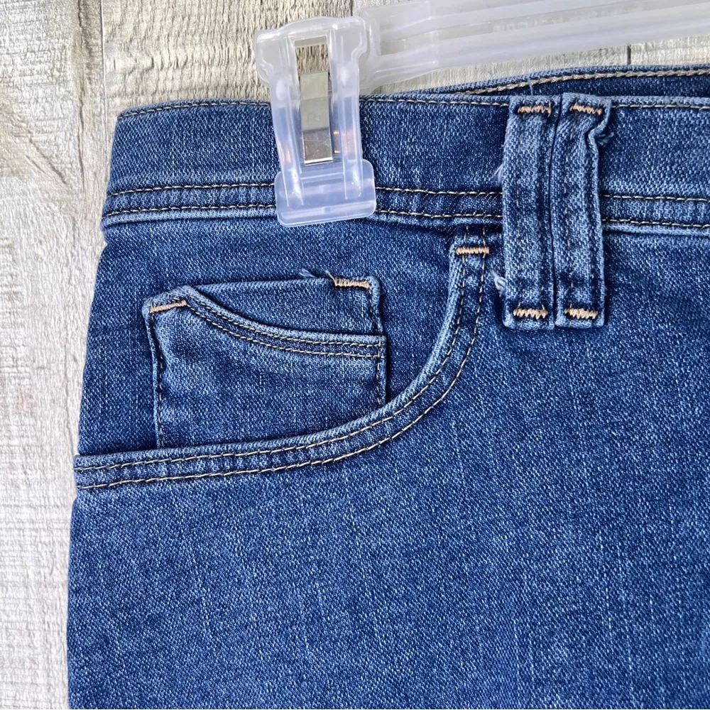 Lee Size 4 Medium Classic Fit At The Waist Blue Denim Bermuda 10” Shorts - Image 3