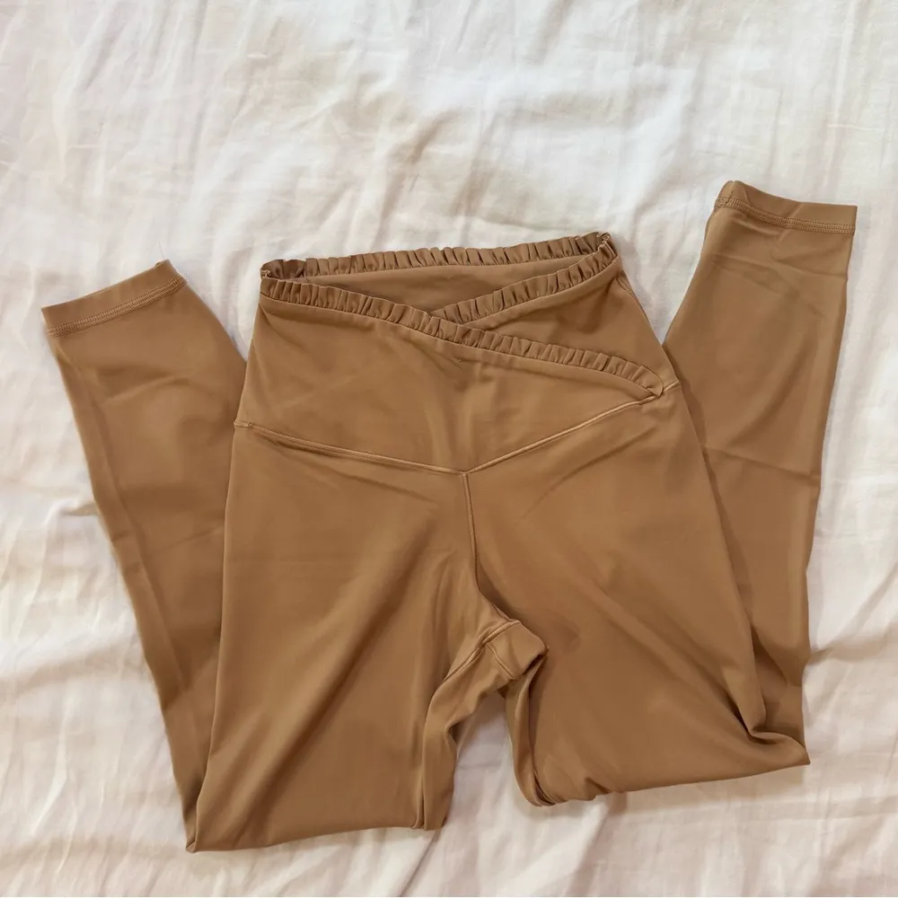 Aerie High-Waisted Leggings with Waistband Ruffle and Crisscrossed - Image 2