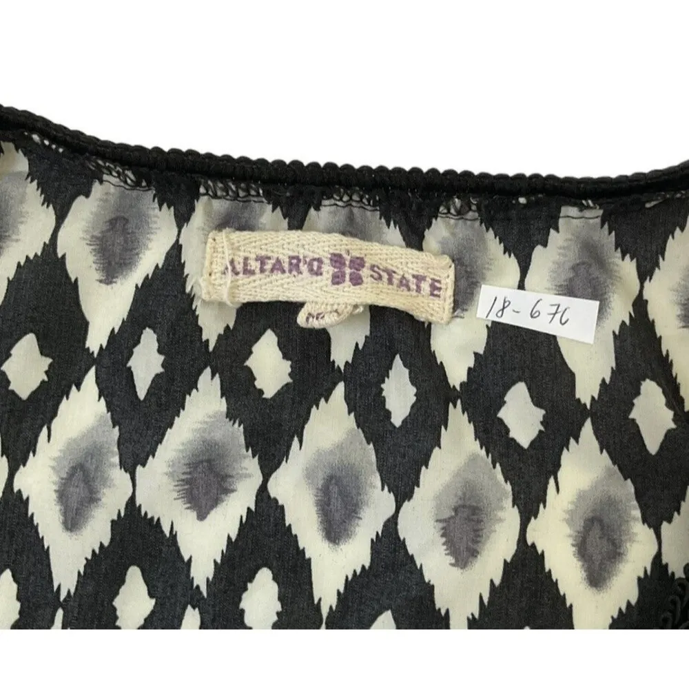 Altar'd State Cover Up Cardigan Fringe Size M/L Black White 18-676 - Image 5