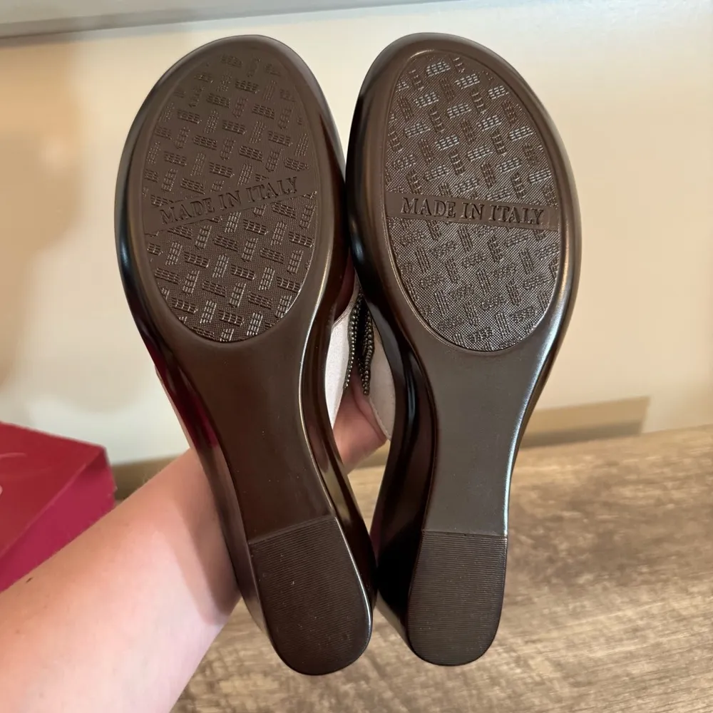 Italian Shoemakers Treena Wedge Thong Sandals Women’s Size 11 Embellished Italy - Image 8