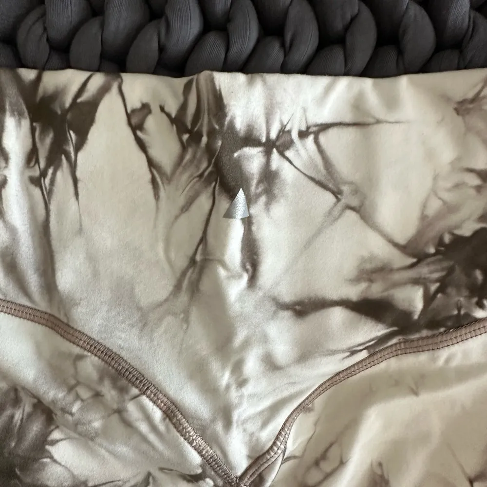 Balance Athletica (Vitality) Sea Salt Tie-Dye Rider Shorts - Image 4