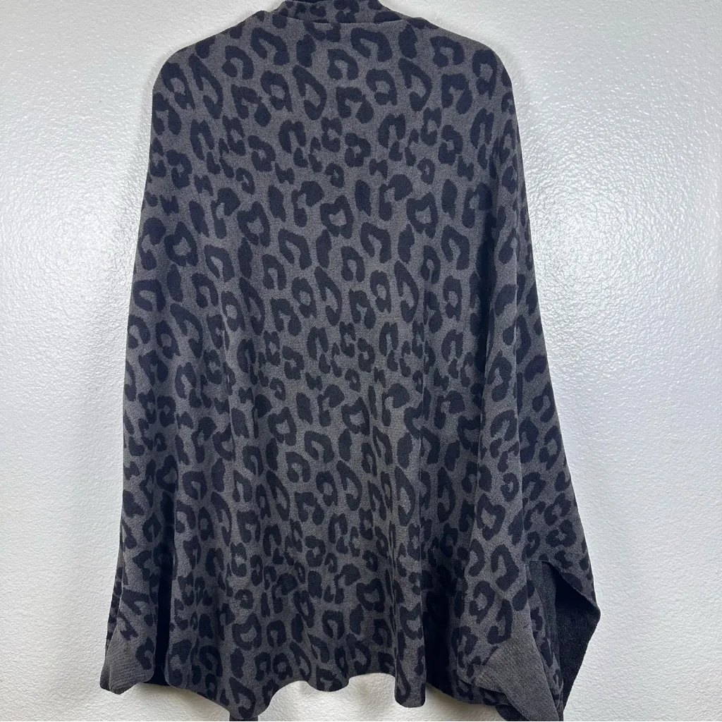 Barefoot Dreams Charcoal Leopard Wrap - Image 3