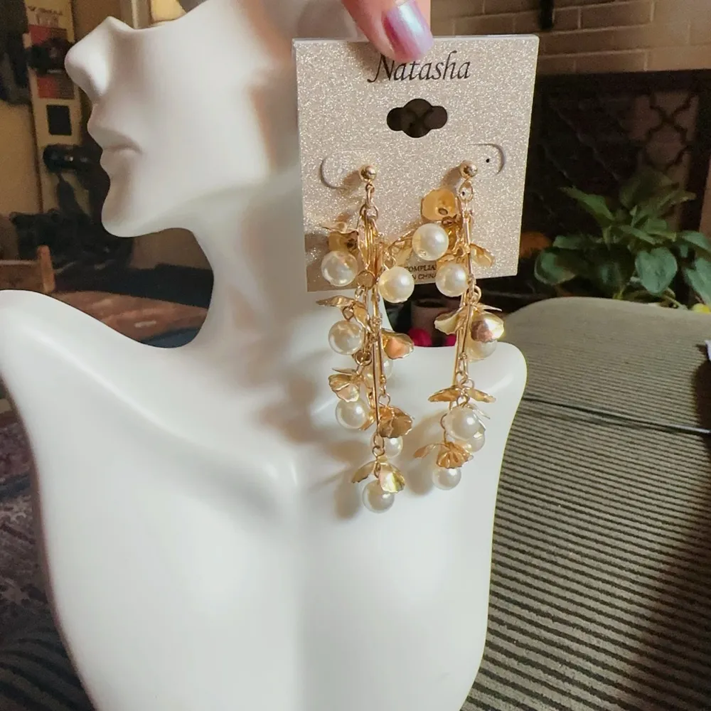 Natasha floral pearls earrings Gold - Image 4