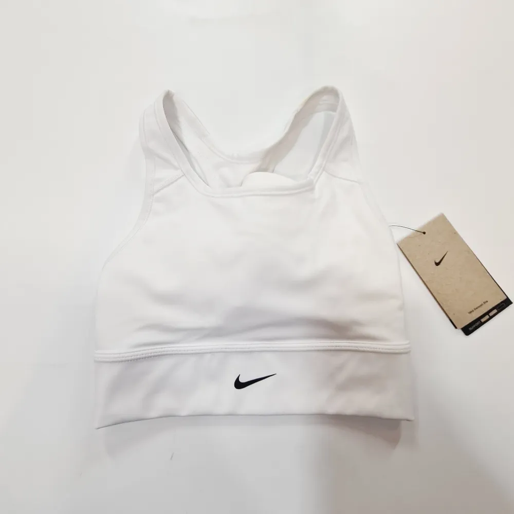 Nike Longline Sports Bra in White - Image 3