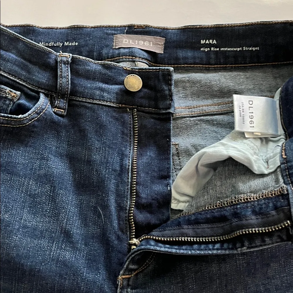 DL1961 Mara High Rise Instasculpt Straight Size 28 - Image 15