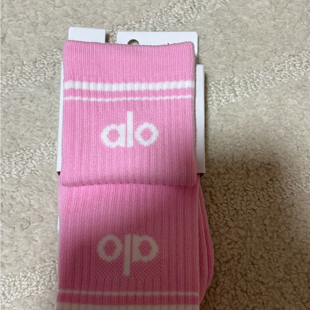 ALO Yoga Pink Crew Socks - Image 3